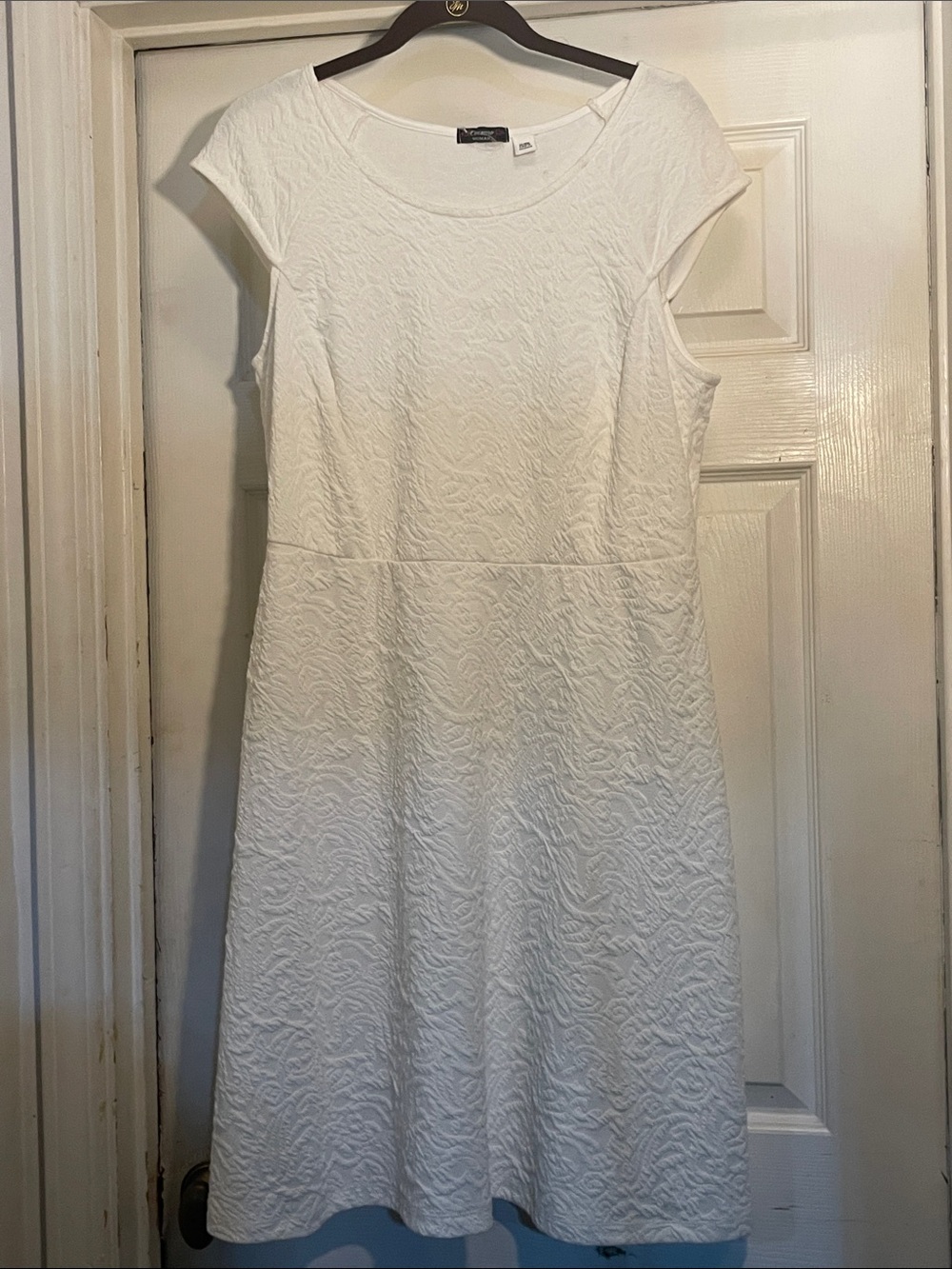 Cocomo White Textured Cap-Sleeve Midi Dress